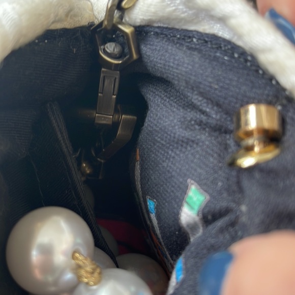 Kooreloo Pouch Shell Bag - Picture 6 of 7